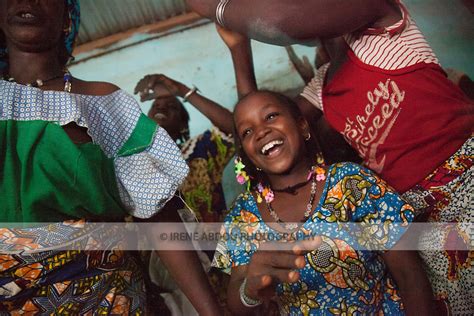 Burkina Faso Fulani Women Children African Wedding Dancing201013373