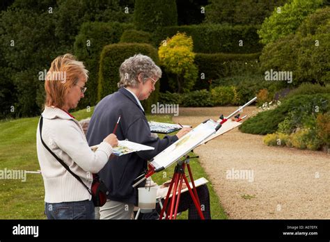 Amateur artists painting hi-res stock photography and images - Alamy