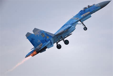 Sukhoi Su 27 Flanker Airshow Display The Fighter Community