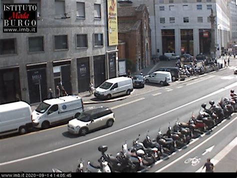 Webcam Milano (MI) - Piazza san babila. | Meteo in Diretta
