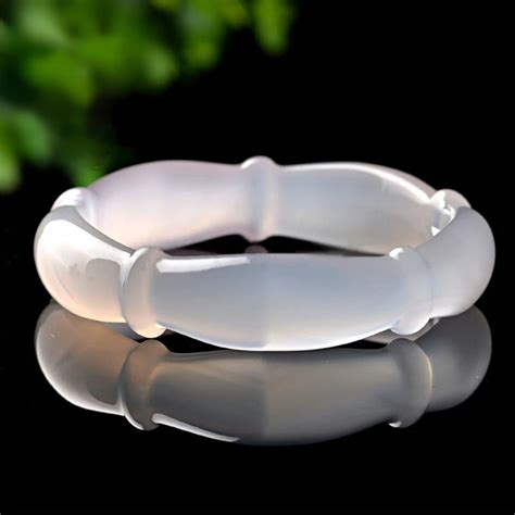 Fashion Retro Atural White Chalcedony Bracelets Chinese Hand Carved