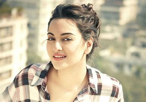 Sonakshi Sinha Replies To Why Is She Is So Ugly Troll On Twitter Bollywood News India Tv