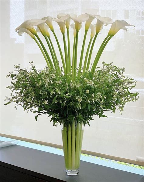 Beautiful Calla Lilies In 2020 Floral Centerpieces Calla Lily Flowers