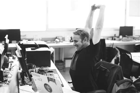 How To Motivate Employees To Work Overtime • Motivational Planet