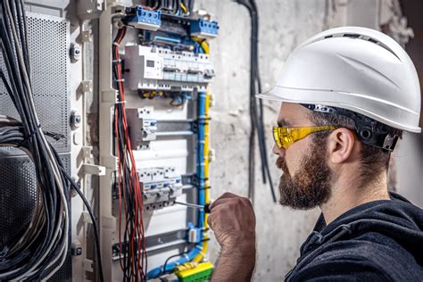 Comment Se Reconvertir Vers Le Métier Délectricien Maformation