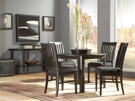 Rent The Eclipse Round Dining Table Cort Furniture Rental