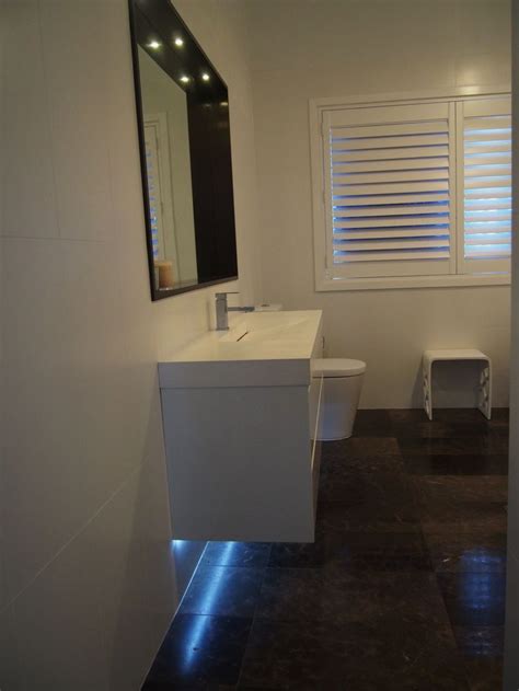 Splashproof led strip lights at led hut. Bathroom lighting LED, recessed mirror lights & under ...