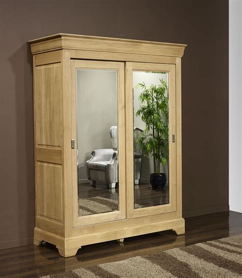 À venir chercher sur place, dans une ancienne menuiserie, nombreuses portes en bois massif de chênes. Armoire 2 portes Jean-Olivier en Chêne Massif de style ...