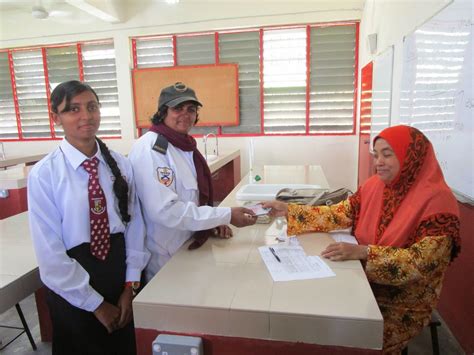 Bagi peringkat awal di permulaan tahun, guru perlu membuat penilaian kendiri iaitu menilai sendiri diri guru terhadap proses pembelajaran dan pemudahcaraan yang dilaksanakan di dalam kelas. SMK METHODIST ACS (M) SEREMBAN: Hari Pengagihan Bantuan ...