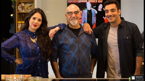 אהרוני פתח בעבר כמה מסעדות שהיו בבעלותו, הוא בעל טור קולינרי במוסף שבעה ימים של עיתון ידיעות אחרונות, ומחברם של ספרי בישול רבים. ‫במטבח עם אמא 3 - פרק 1: ישראל אהרוני‬‎ - YouTube