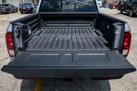The only change from the 2007 element was the addition of the color royal blue pearl for the sc trim. Why the Honda Ridgeline Won Our 2019 Mid-Size Truck ...