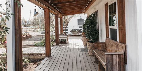 Use #buildroyal in your #homerenovations and new builds for feature. LiveAbode™ | Style experts at Royal Building Products