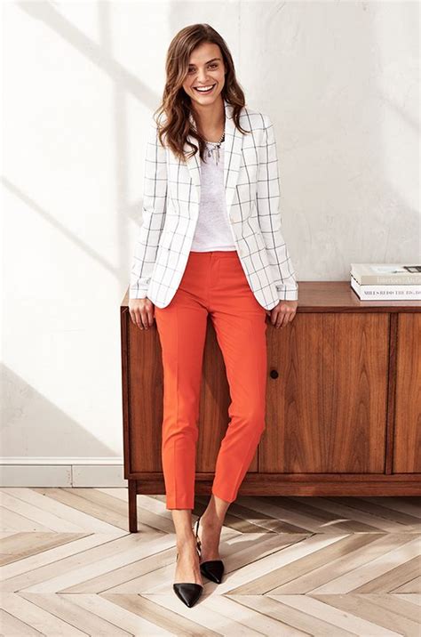 Maybe you would like to learn more about one of these? 7 stylish summer work outfits with comfortable shoes ...