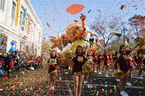 How To Watch Macys Thanksgiving Day Parade Time Channel Stream