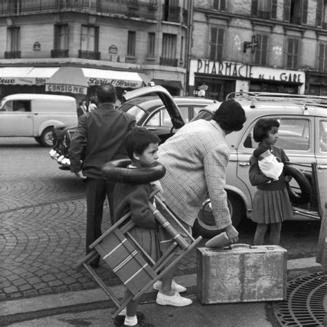 Robert Doisneau Fun And Awesome Streetlife Photographs Robert Doisneau