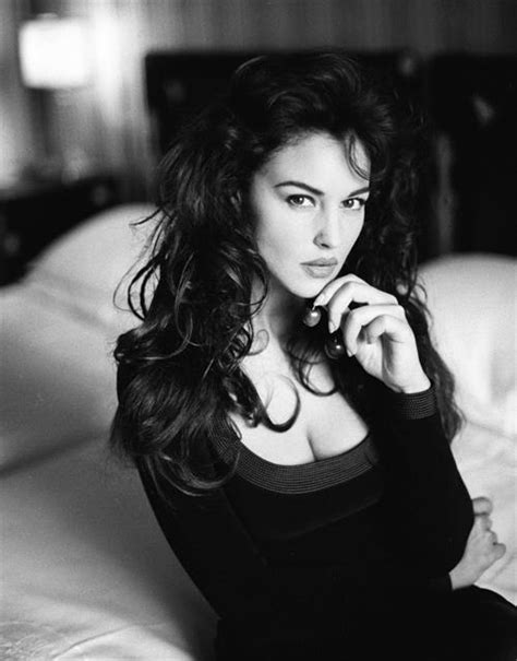 Monica Bellucci Pictures Hotness Rating 87910