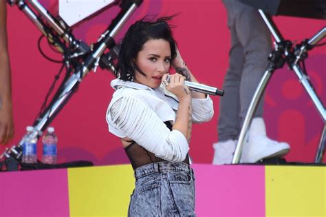 Demi Lovato Goes Topless For Complex Magazine UPI Com