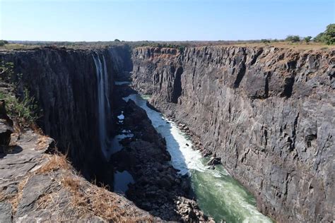 how to visit the devil s pool victoria falls zambia helen in wonderlust