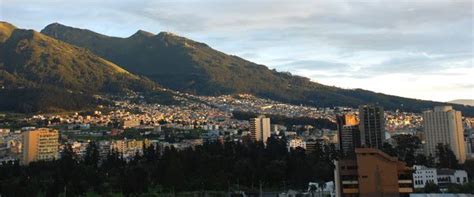 De stad nuuk is de hoofdstad van groenland. Quito, de hoofdstad van Ecuador | don Quijote Nederland