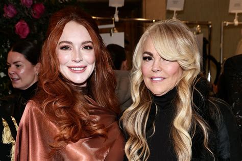 lindsay lohan s mum dina reveals pregnant actress ‘is already starting to show and knows gender
