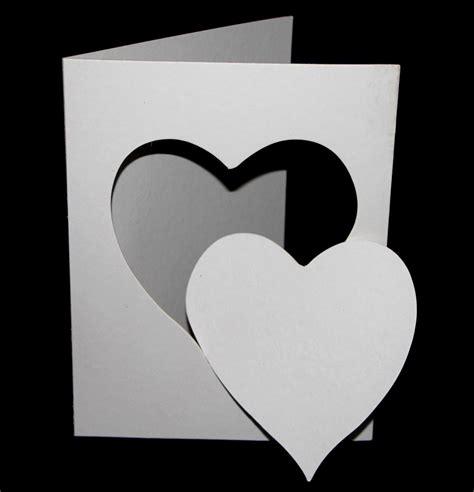 A personnaliser chez vous avec 6 photos dans des cadres en forme de coeur. Cadre Photo Coeur à Décorer - Loisirs Créatifs
