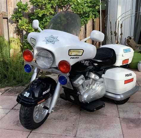 Motorcycle Police Patrol 12 V Power Wheels Ride On Toys Kids