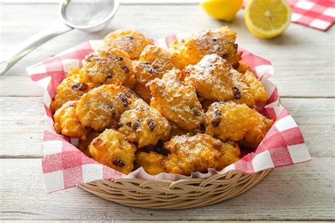 Questi deliziosi dolcetti al limone di origine campana vennero creati per la prima volta nel 1978 da carmine marzuillo, pasticciere della costiera amalfitana, e sono diventate fin da subito uno dei dolci più conosciuti e apprezzati. Ricetta Frittelle di riso | Ricetta | Ricette, Idee ...