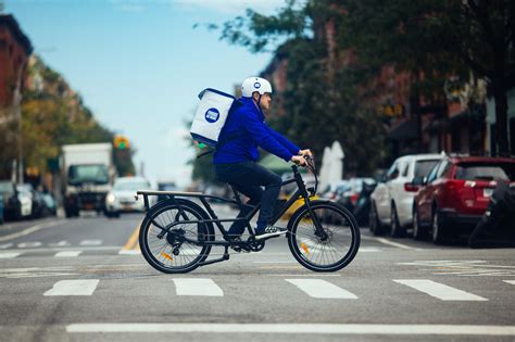 A grocery delivery service using only bikes launched in Brooklyn