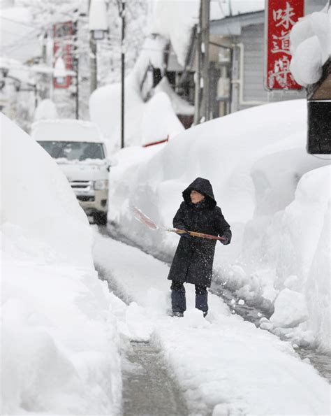 The Weather Network Photos Heavy Snowfall In Japan Triggers Power