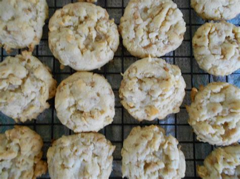 Paula deen's monster cookies from food network come fully loaded with chocolate candies and chips, peanut butter, oats and raisins. Top 21 Paula Deen Christmas Cookies - Best Recipes Ever