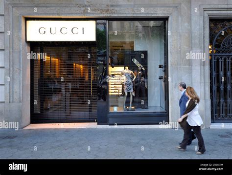 Barcelona Gucci Store Fotografías E Imágenes De Alta Resolución Alamy