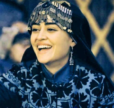 Ertuğrul Halime Sultana In 2020 Turkish Women Beautiful Turkish