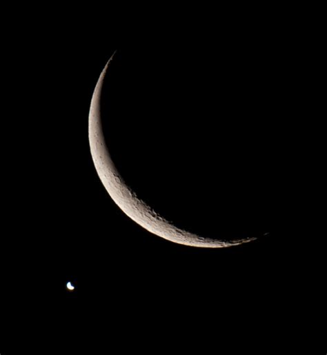 Crescent Moon Crescent Venus Photo By Sam Rua Rspace