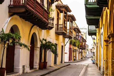 República de colombia ), is a country in south america with territories in north america. Cartagena Travel Costs & Prices - Museums, Latin Dance Lessons, & The Chiva Bus | BudgetYourTrip.com