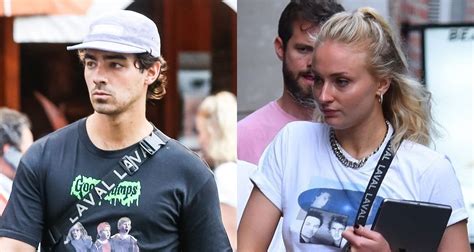 Joe Jonas Sophie Turner Step Out In Nyc With His Parents Joe Jonas Sophie Turner Just