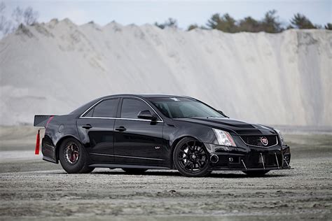 The v sedan sports a bulging hood, large flared front fenders. Video: Record-Breaking CTS-V Becomes Fastest Of All Time