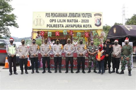 Dalam operasi tersebut, petugas memutarbalikkan ratusan kendaraan yang melintas di lokasi penyekatan. Wakapolda Papua Bersama Pejabat Utama Dan Tim Supervisi ...