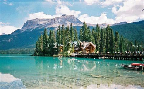 Emerald Lake No Parque Nacional Yoho British Columbia Canadá Parque
