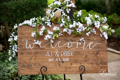 10 Wedding Welcome Sign Ideas To Use On Your Wedding Day