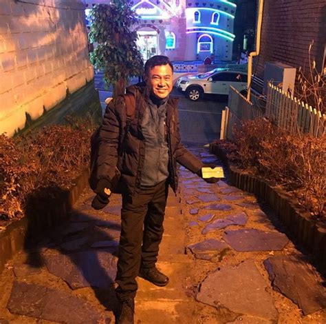 He was born in 1960s, in baby boomers generation. Terkandas Di Korea: Den Wahab, Aziz M. Osman Ditipu ...