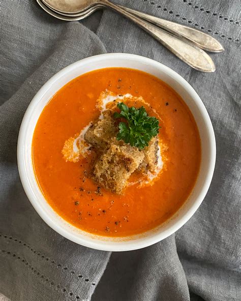 Quick And Easy Creamy Tomato And Roasted Bell Pepper Soup A Girl