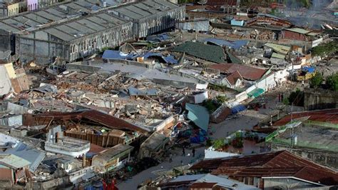 Gempa bumi kembali melanda sumatera pada 2005, terjadi pada 28 maret 2005 pukul 23.09 wib. Gempa kuat menguncang Nias Selatan, masyarakat panik - BBC News Indonesia