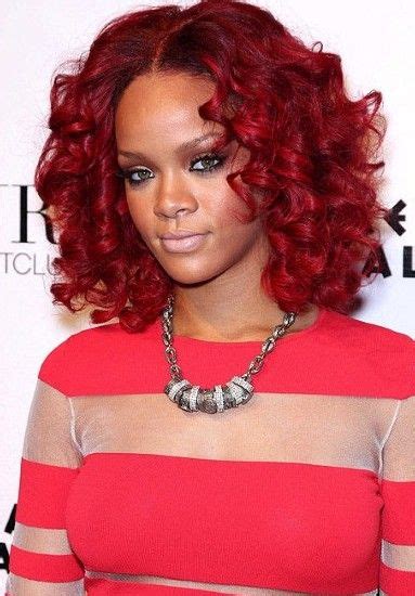 Rihanna Medium Curly Hairstyle Jessica Stroup Jessica Chastain Amanda