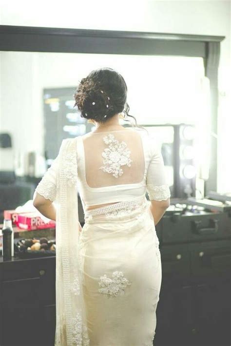 Pin By Glamour Gurls On Gaand Ka Deewana White Saree Blouse Fashion Blouse Design Sari