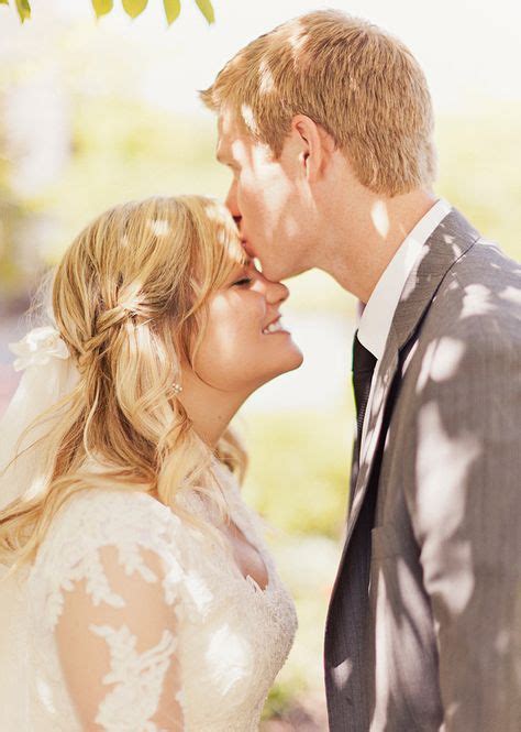 I Love The Forehead Kisses Wedding Pictures Intimate Weddings Forehead Kisses