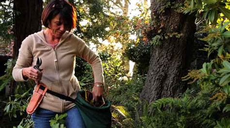 Gardener's supply promo codes & deals. The Garden Harvesting and Clearing Bag You Wear
