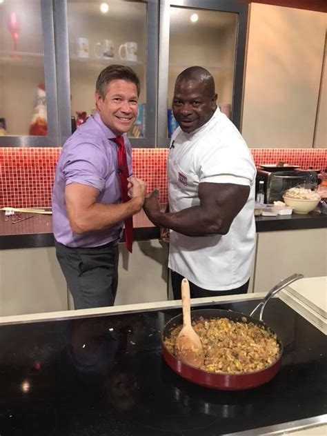 White House Chef Andre Rush Flexes His Viral 24 Inch Biceps