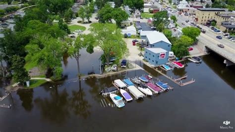 Mchenry Il At The Old Water Tower Marina On The Fox River Youtube