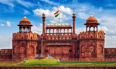 Delhi can be said to be the true portrayer of indian culture. DELHI - SHIMLA - DELHI - Jayasree Travels
