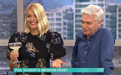 Holly Willoughby Will Be Presented With A Cake On This Morning To Mark